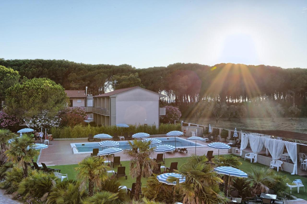 Oleandri Suite Hotel Vada Kültér fotó