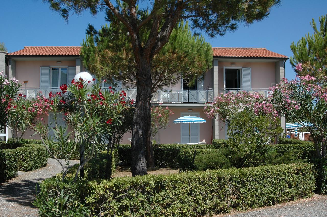 Oleandri Suite Hotel Vada Kültér fotó