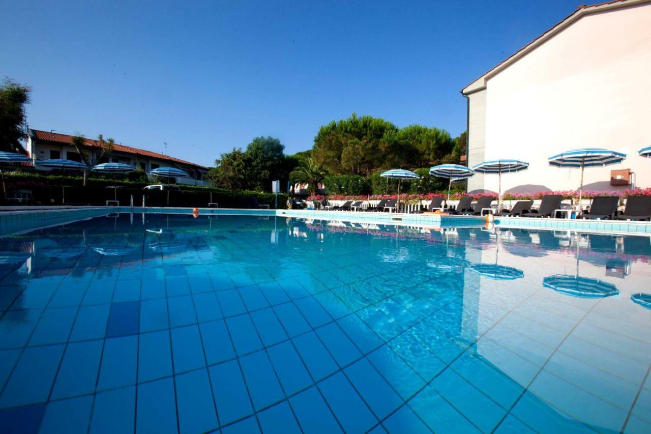 Oleandri Suite Hotel Vada Kültér fotó