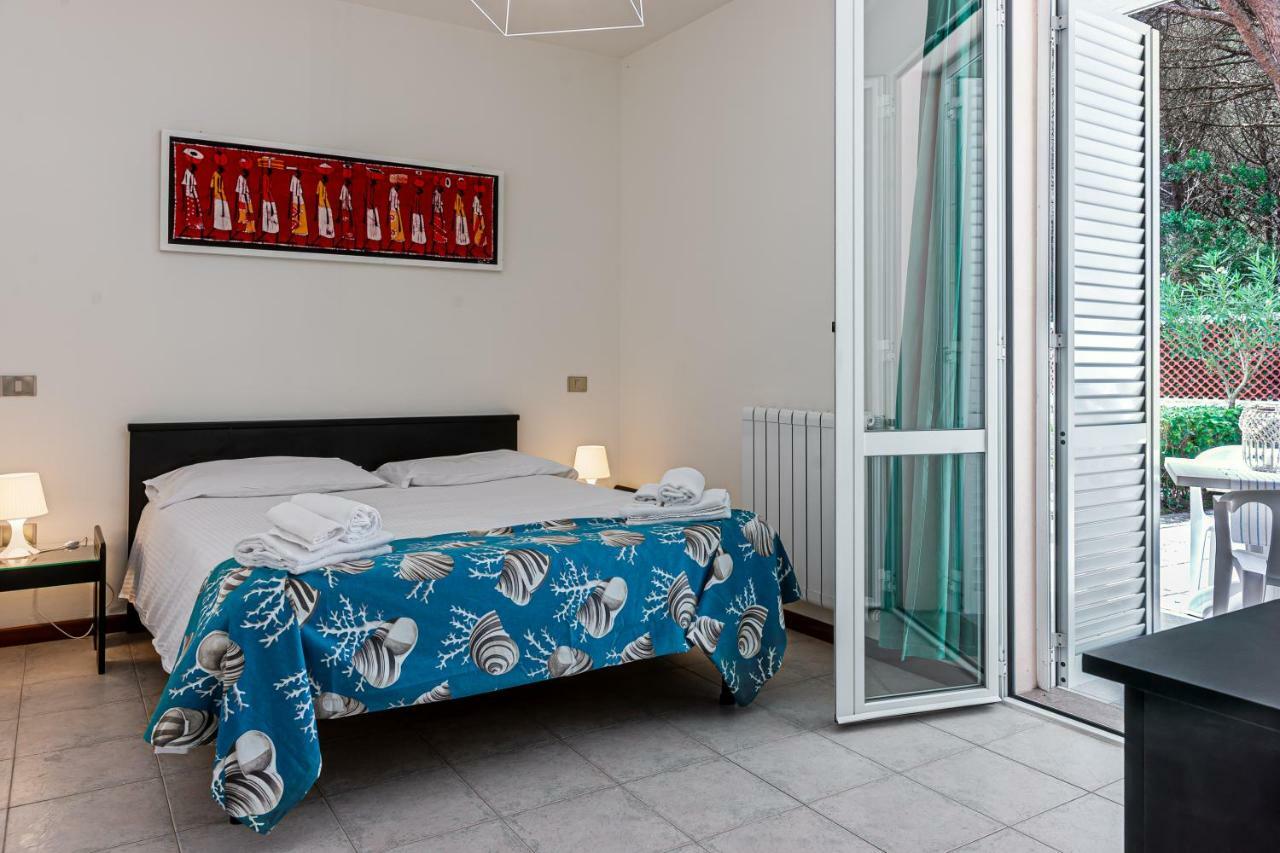 Oleandri Suite Hotel Vada Kültér fotó